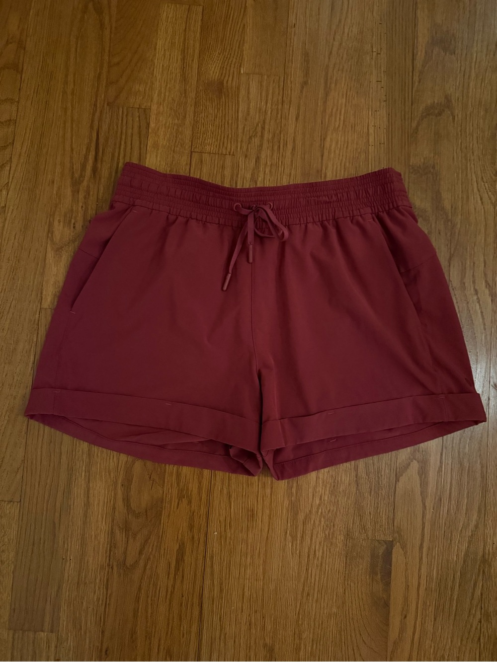 LULULEMON BREAK AWAY SHORT SIZE 8